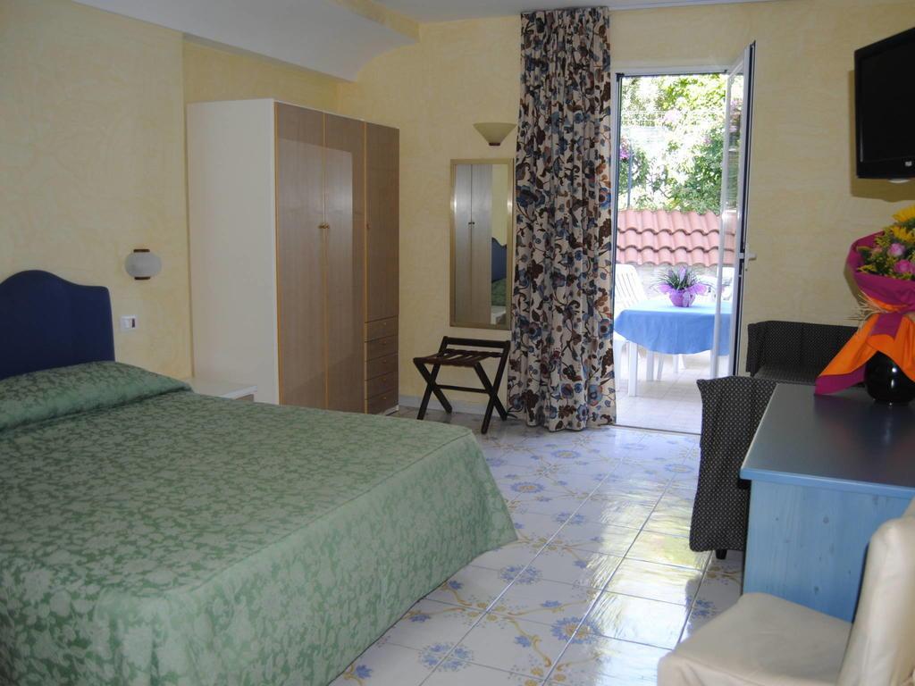 Hotel L'Approdo Casamicciola Terme Eksteriør billede